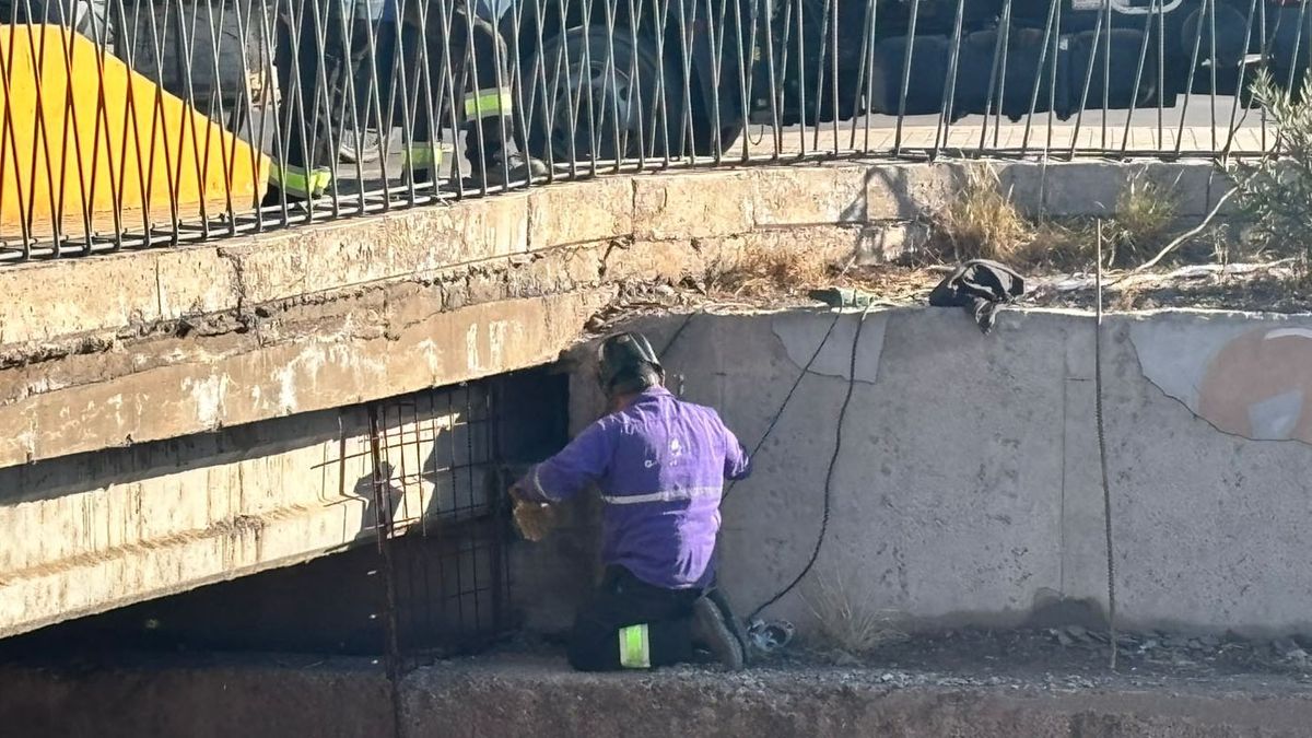 La Municipalidad de Guaymallén procedió al desalojo de individuos que se alojaban debajo del puente Cacique Guaymallén. La Municipalidad de Guaymallén procedió al desalojo de individuos que se alojaban debajo del puente Cacique Guaymallén.