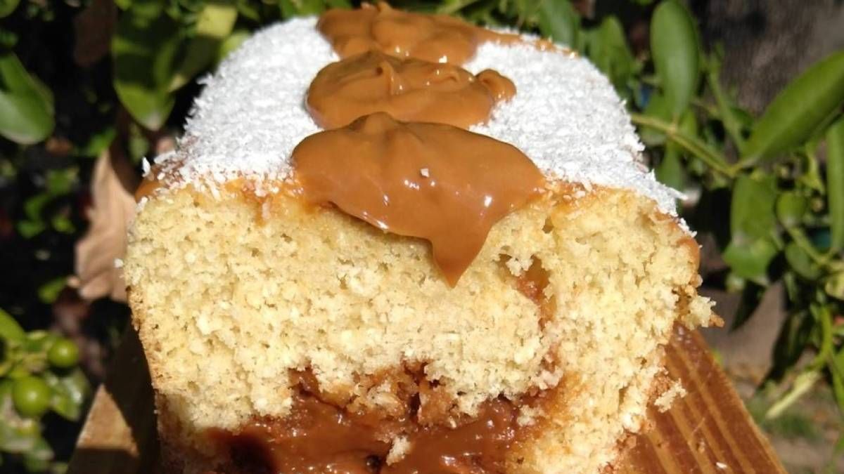 Recetas: budín de coco y dulce de leche con pocos ingredientes.
