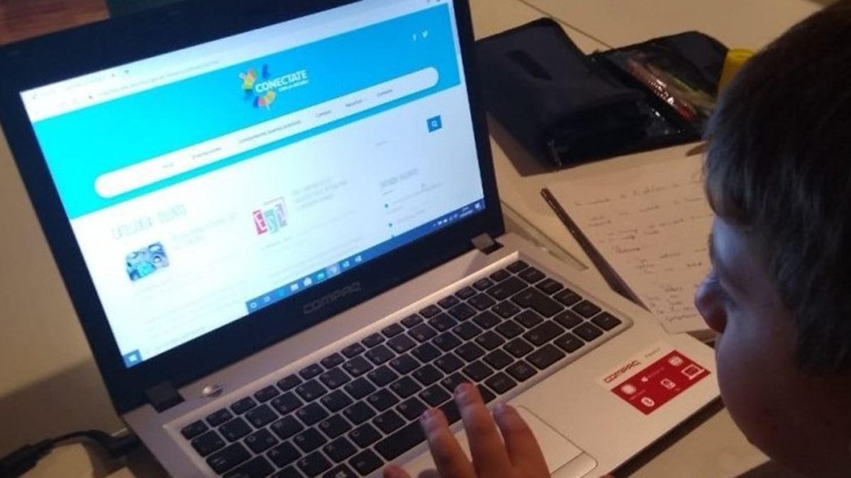 Sólo 2 de cada 5 docentes cuentan con una computadora para el uso exclusivo de las clases virtuales.