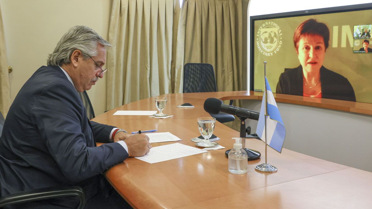 La titular del FMI se reunió con el Presidente por video conferencia.