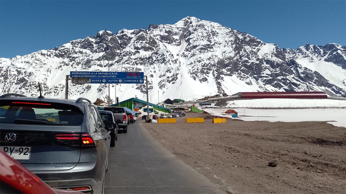 Recomendaron que quienes deban cruzar la cordillera reprograme su viaje debido a las posibles lluvias y nevadas para este jueves y viernes. Imagen ilustrativa. Recomendaron que quienes deban cruzar la cordillera reprograme su viaje debido a las posibles lluvias y nevadas para este jueves y viernes. Imagen ilustrativa.