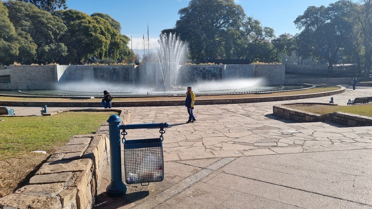 Los festejos por el Día del Padre de la Patria se realizarán este domingo en la plaza Independencia.