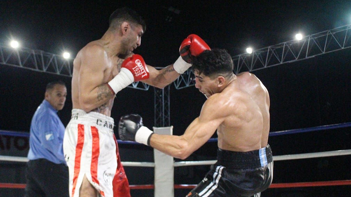 Abraham Buonarrigo le propinó una paliza al bonaerense Juan Andrés Figueroa en la pelea de fondo del programa de boxeo profesional de este viernes en el estadio Pascual Pérez.