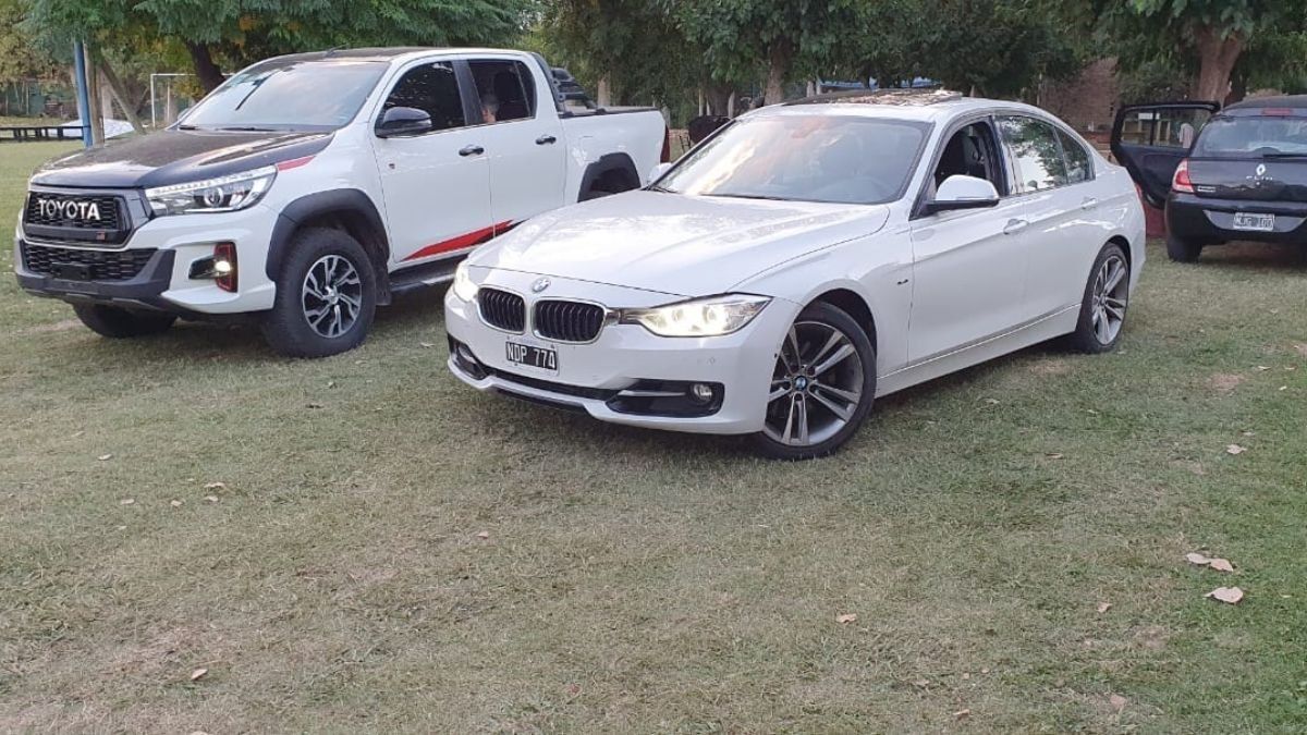 Los autos que presum&iacute;a el colombiano acusado de lavado de dinero.