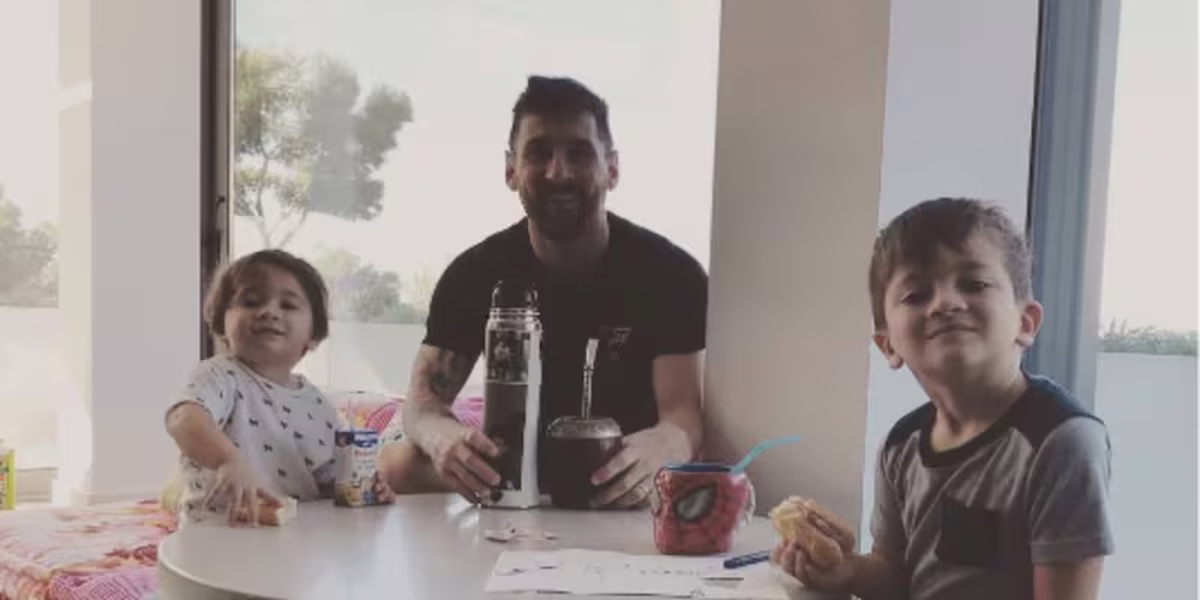 Messi hace de sus desayunos un momento familiar especial. Messi hace de sus desayunos un momento familiar especial. 