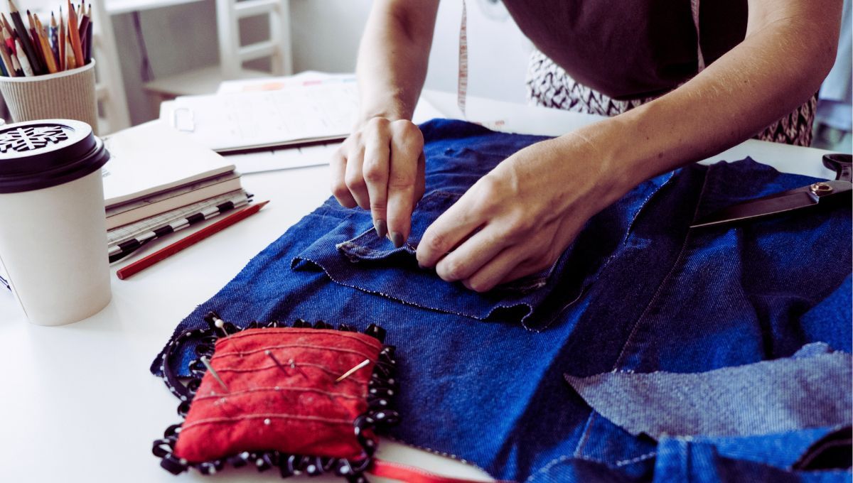 Recicla tus jeans viejos con esta original idea que los vendedores de ropa no quieren que sepas