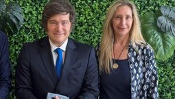 Milei junto a su hermana Karina Milei en una foto de este jueves. Milei junto a su hermana Karina Milei en una foto de este jueves.