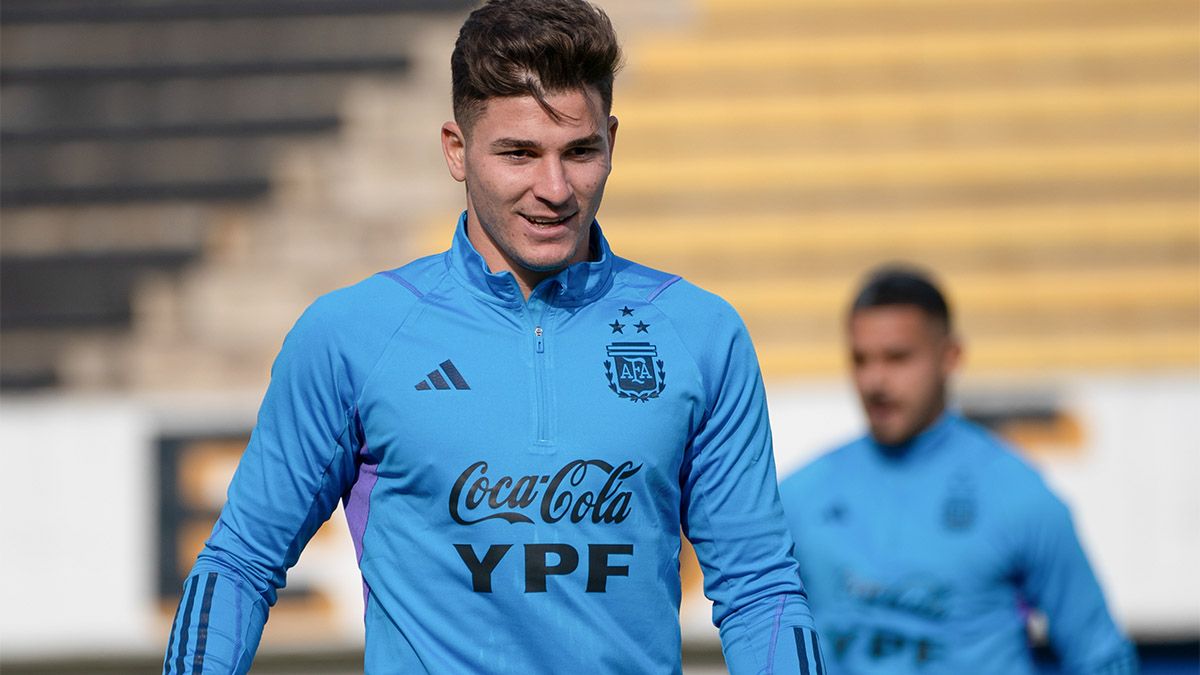 La selección argentina enfrenta a Brasil y Uruguay por la Eliminatorias 2026, y Julián Álvarez confía en el trabajo del cuerpo técnico y el plantel para salir airosos.