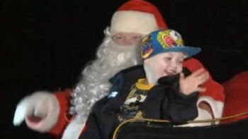 Todo un pueblo adelantó la Navidad para un nene enfermo de cáncer