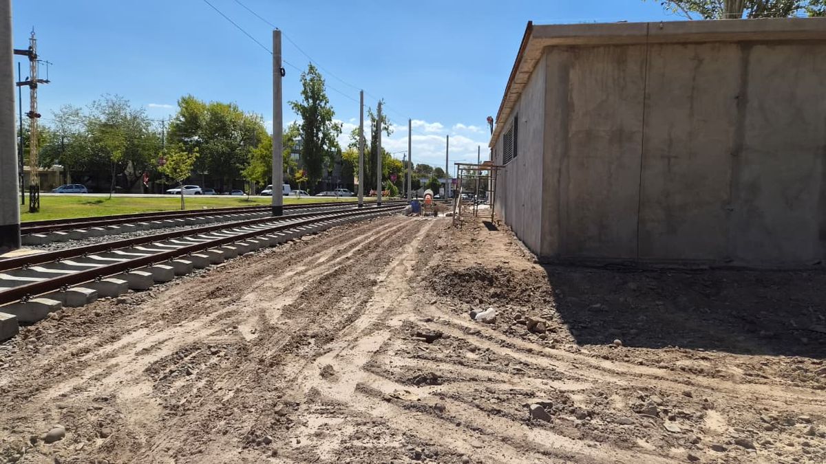 Entre los objetivos más importantes del proyecto, se encuentra la relocalización de 82 familias que hoy viven sobre la nueva traza. Entre los objetivos más importantes del proyecto, se encuentra la relocalización de 82 familias que hoy viven sobre la nueva traza.