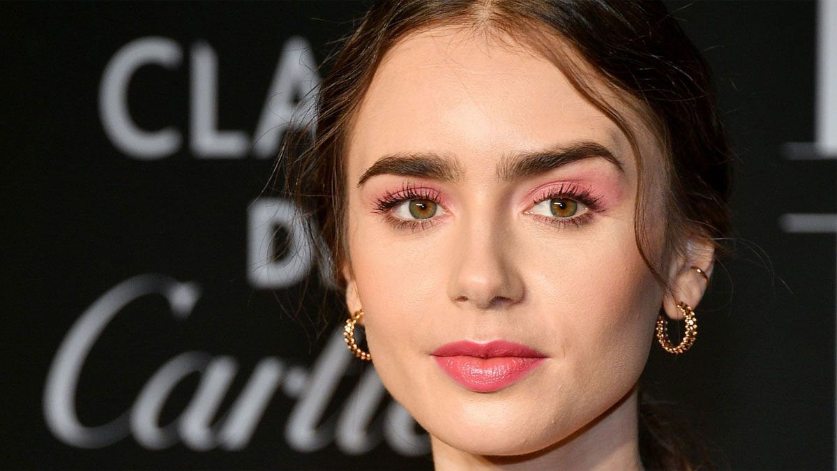 La actriz Lily Collins logró una de las mejores actuaciones de su carrera, en esta película de Netflix.