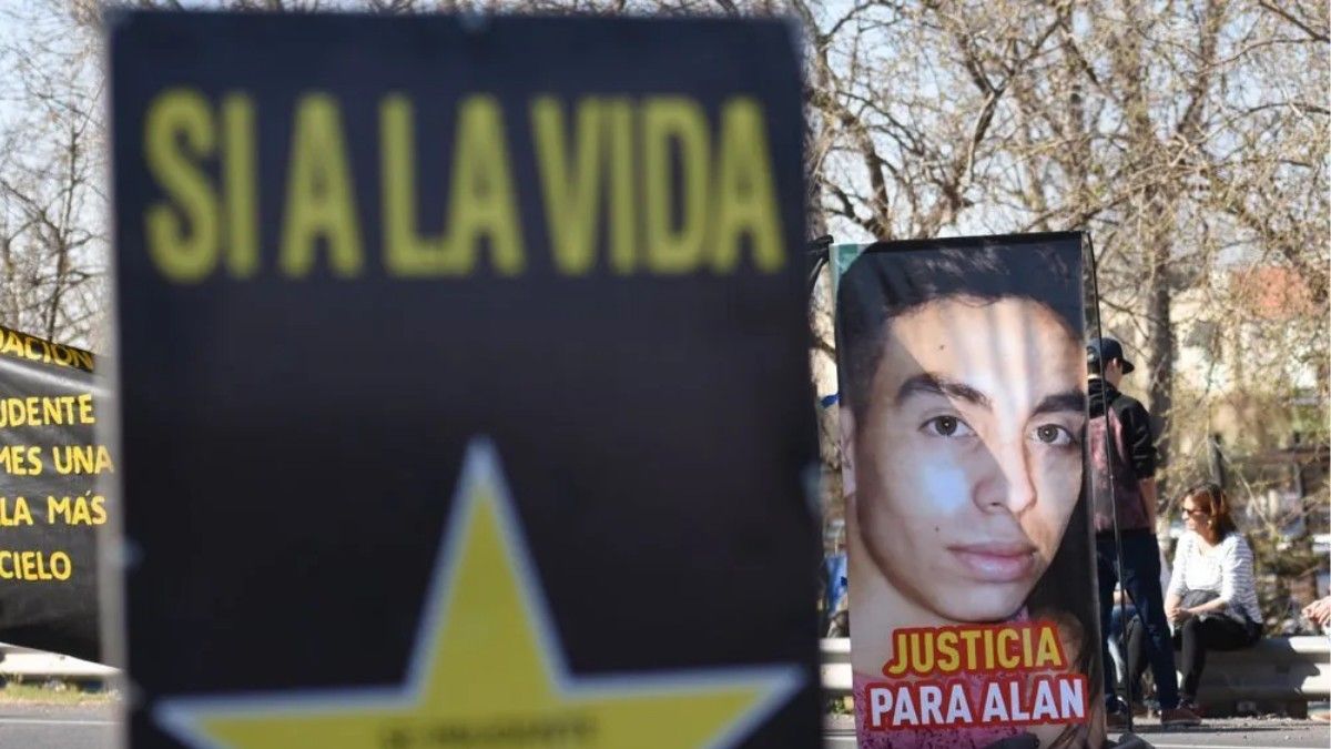 Alan Villouta tenía 21 años cuando fue atropellado y muerto en el Acceso Sur en 2017. La prescripción de la acción penal en la Suprema Corte desató un escándalo hace una semana.&nbsp;