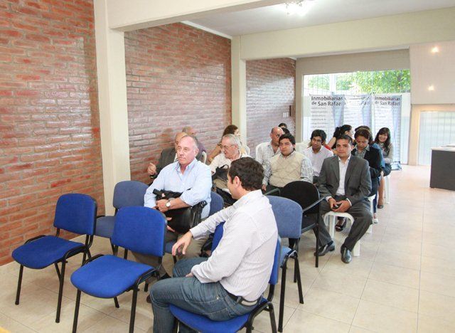 Corredores inmobiliarios comenzaron un seminario de capacitación