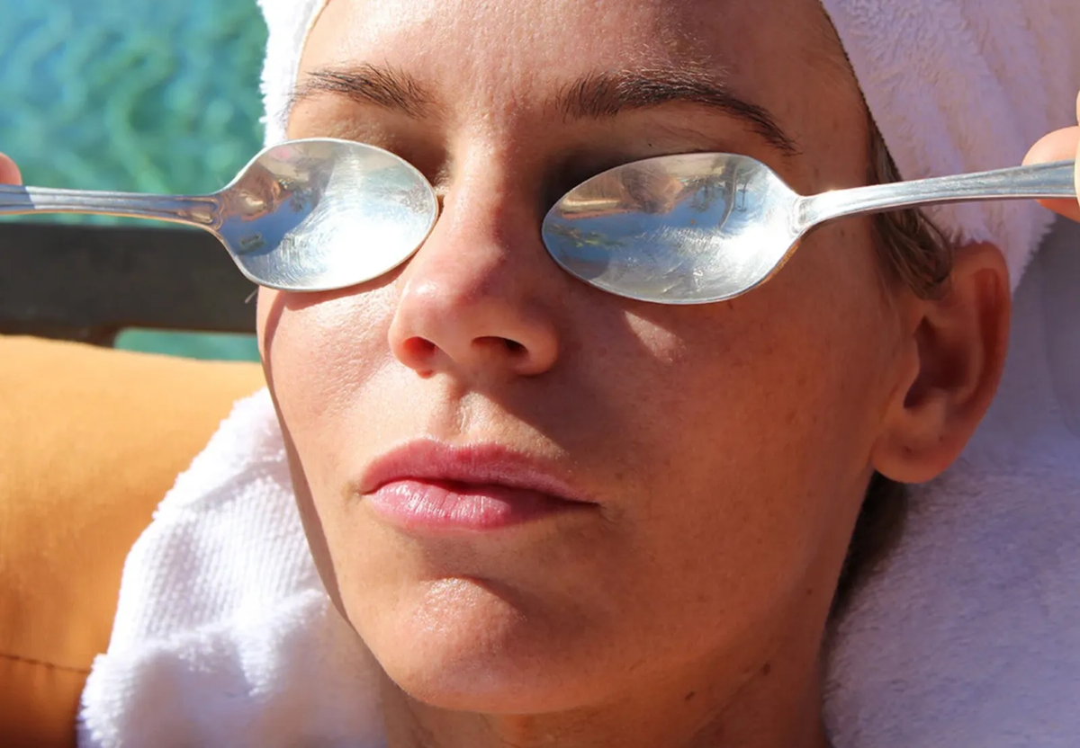 Prueba este truco de belleza para disminuir la inflamación de los párpados. Imagen de Freepik. Prueba este truco de belleza para disminuir la inflamación de los párpados. Imagen de Freepik.