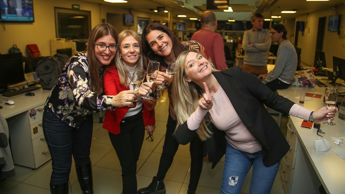 Mujeres protagonistas del UNO: Natalia Sosa Abagianos, Sara González, Rosana Villegas y Paola Piquer.