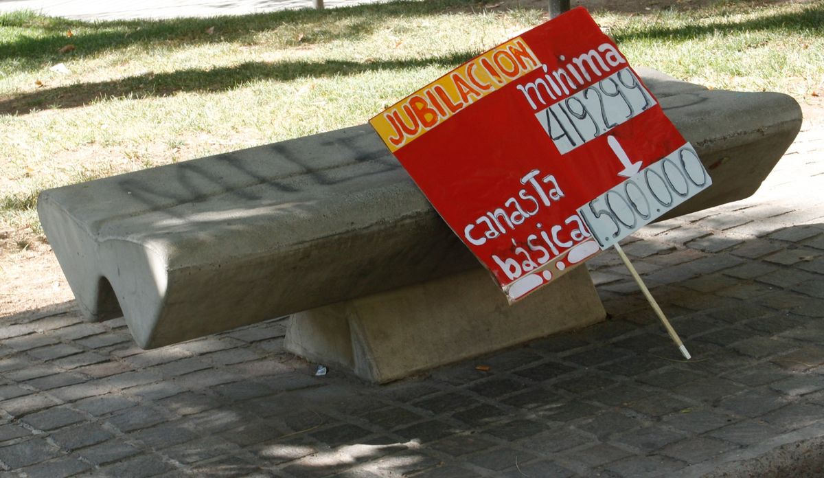 Significativo cartel en la marcha de jubilados. Significativo cartel en la marcha de jubilados.