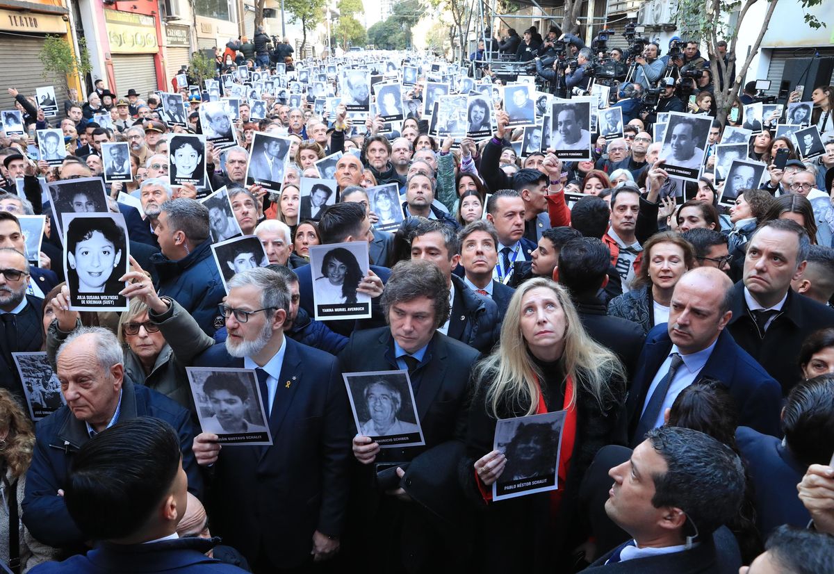 El presidente Javier Milei encabezó los actos en la AMIA.