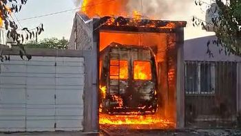 Murió el hombre que fue víctima de un incendio tras explotar su auto en Guaymallén Murió el hombre que fue víctima de un incendio tras explotar su auto en Guaymallén