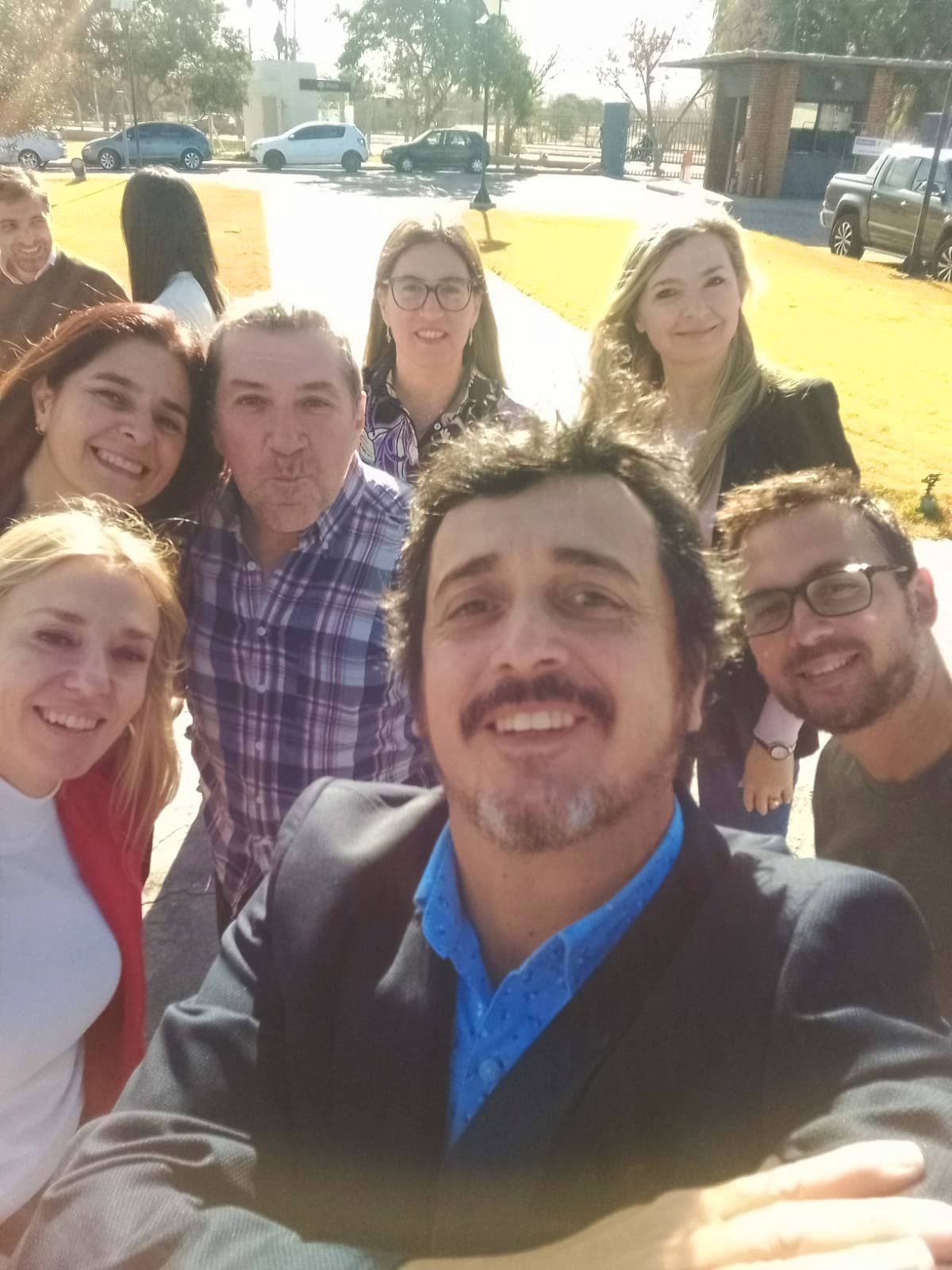 Selfie tomada por Gonzalo Ponce, con Sara González, Rosana Villegas, De Marinis, Natalia Sosa Abagianos, Paola Piquer y Facundo García.