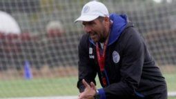 Diego Dabove planea un cambio para recibir al Matador