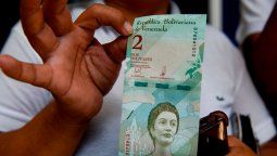 Venezuela estrena billetes bajo temor de más escasez