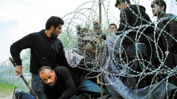 Funcionarios políticos europeos piden soluciones para migrantes