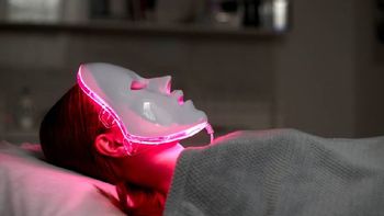 Para qué sirven las mascarillas faciales led que son furor en redes sociales Para qué sirven las mascarillas faciales led que son furor en redes sociales