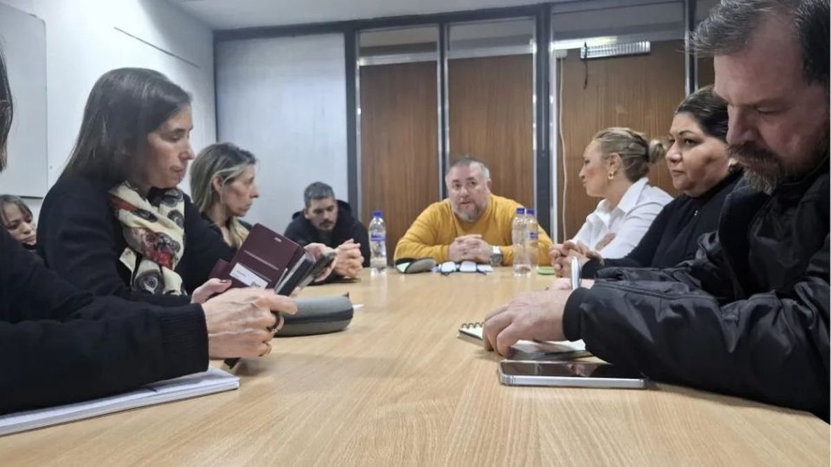 ATE recibió las ofertas salariales del Gobierno para lo que queda del 2026. ATE recibió las ofertas salariales del Gobierno para lo que queda del 2026.