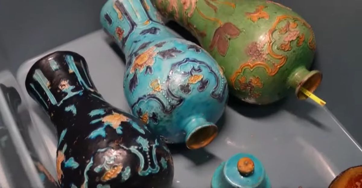 Algunas de las vasijas perfectamente conservados.