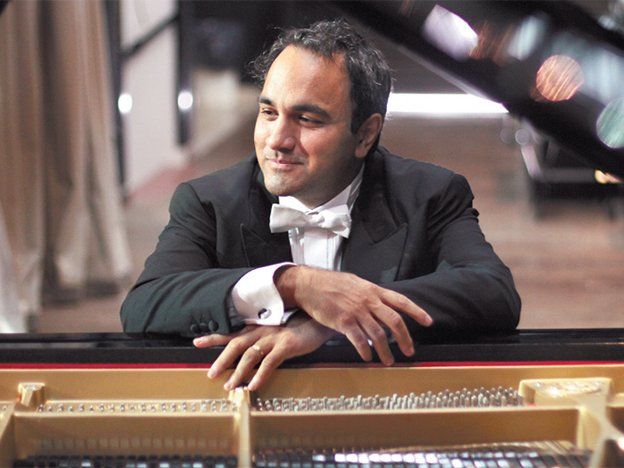 La Orquesta Filarmónica abre su temporada junto al pianista Alexander Panizza