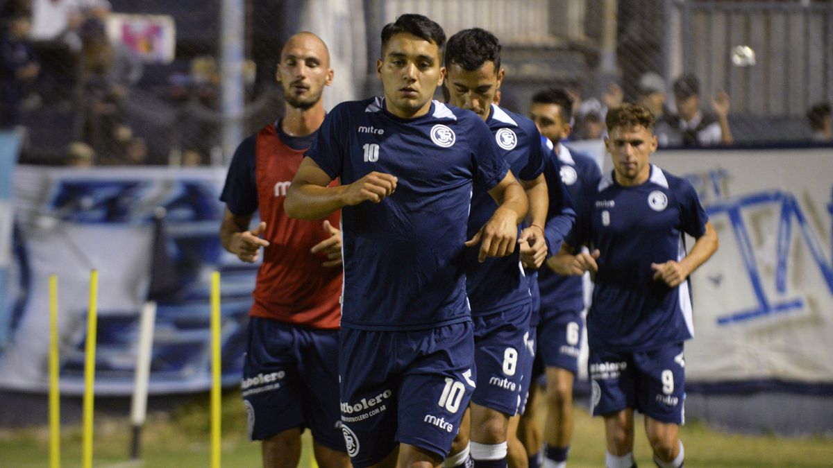 Ezequiel Vidal con la número 10 encabeza la lista de los jugadores de la Lepra.