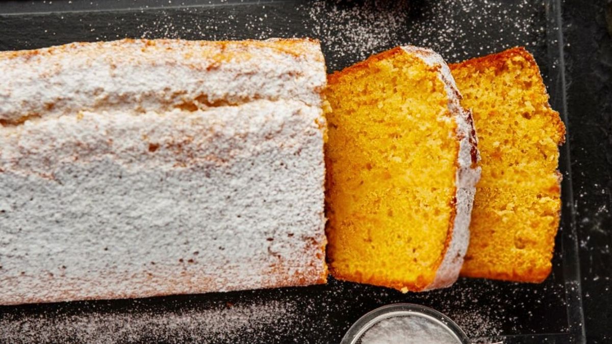 El budín de mandarina en la licuadora es mucho más sabroso y simple que el tradicional. 