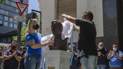 El busto de Kirchner instalado en la sede de la CGT.