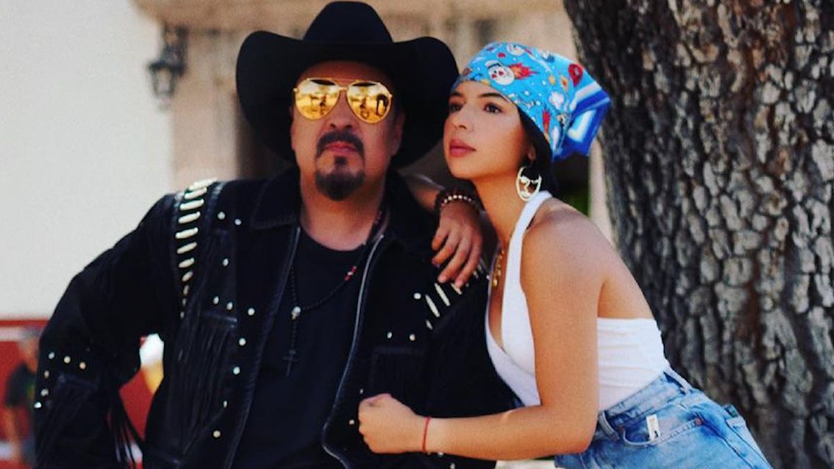 Ángela y Pepe Aguilar enfrentan demandas legales mientras continúan promocionando su música y espectáculos, manteniéndose en silencio sobre los polémicos casos. Ángela y Pepe Aguilar enfrentan demandas legales mientras continúan promocionando su música y espectáculos, manteniéndose en silencio sobre los polémicos casos.