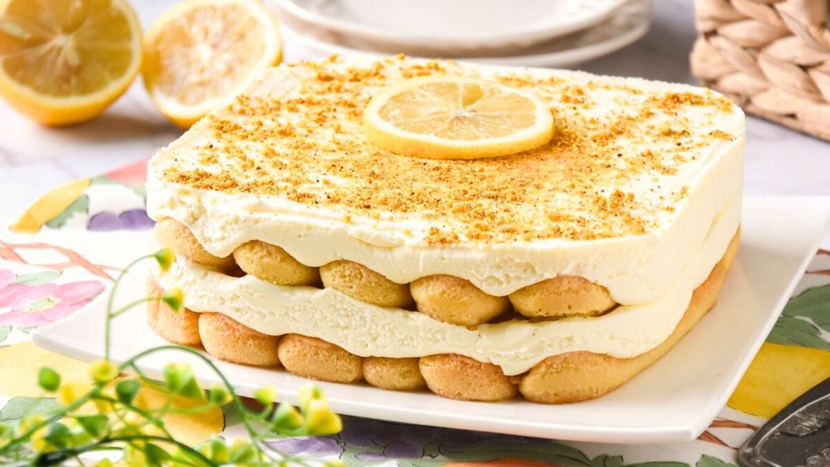 El postre helado de limón y vainillas es una receta perfecta para disfrutar el Día de la Madre.
