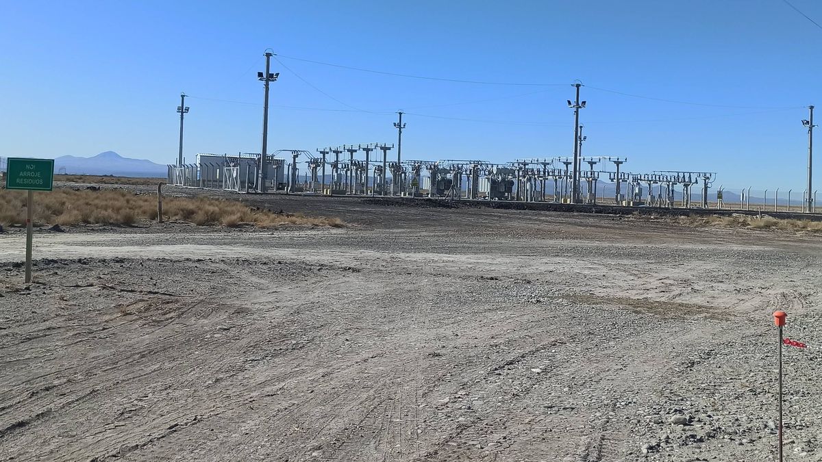 Las áreas petroleras de Llancanelo cuentan con líneas de energía. Las áreas petroleras de Llancanelo cuentan con líneas de energía.