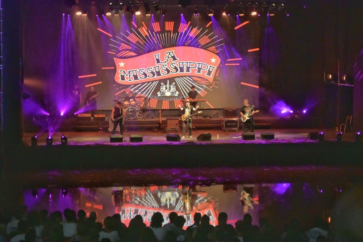 La Mississippi cerró uno de los festivales que se están realizando en el escenario del lago del Parque General San Martín. La Mississippi cerró uno de los festivales que se están realizando en el escenario del lago del Parque General San Martín.