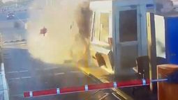 Un joven que murió al estrellar su auto contra una cabina de peaje se despidió de su familia antes del impacto