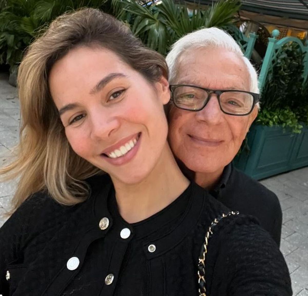 El empresario Eduardo Costantini le lleva más de 40 años a su esposa Elina. A los 78 años fue padre de Kahlo. El empresario Eduardo Costantini le lleva más de 40 años a su esposa Elina. A los 78 años fue padre de Kahlo.