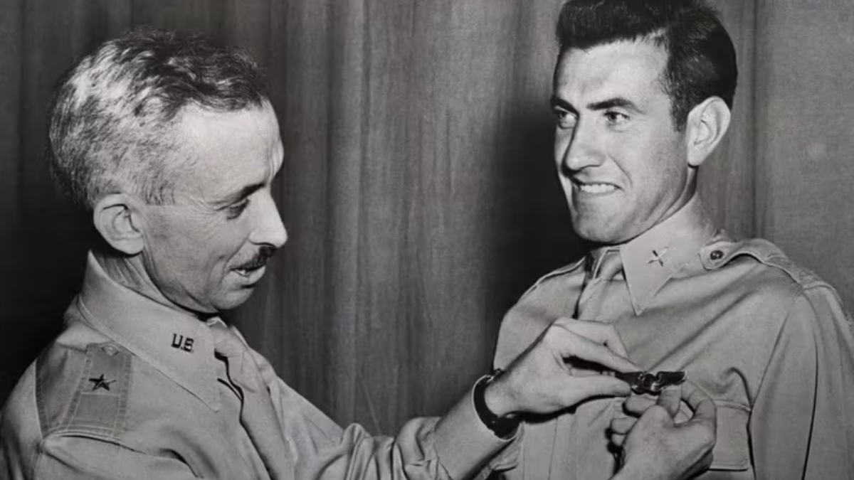 La película disponible en Netflix está basada en la historia de vida del deportista Louis Zamperini. La película disponible en Netflix está basada en la historia de vida del deportista Louis Zamperini.