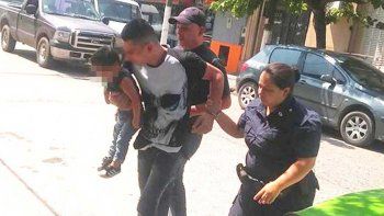 Salió de la cárcel, a los dos días robó un auto y usó a su bebé como 