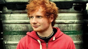 Ed Sheeran asegura cantar mejor con resaca