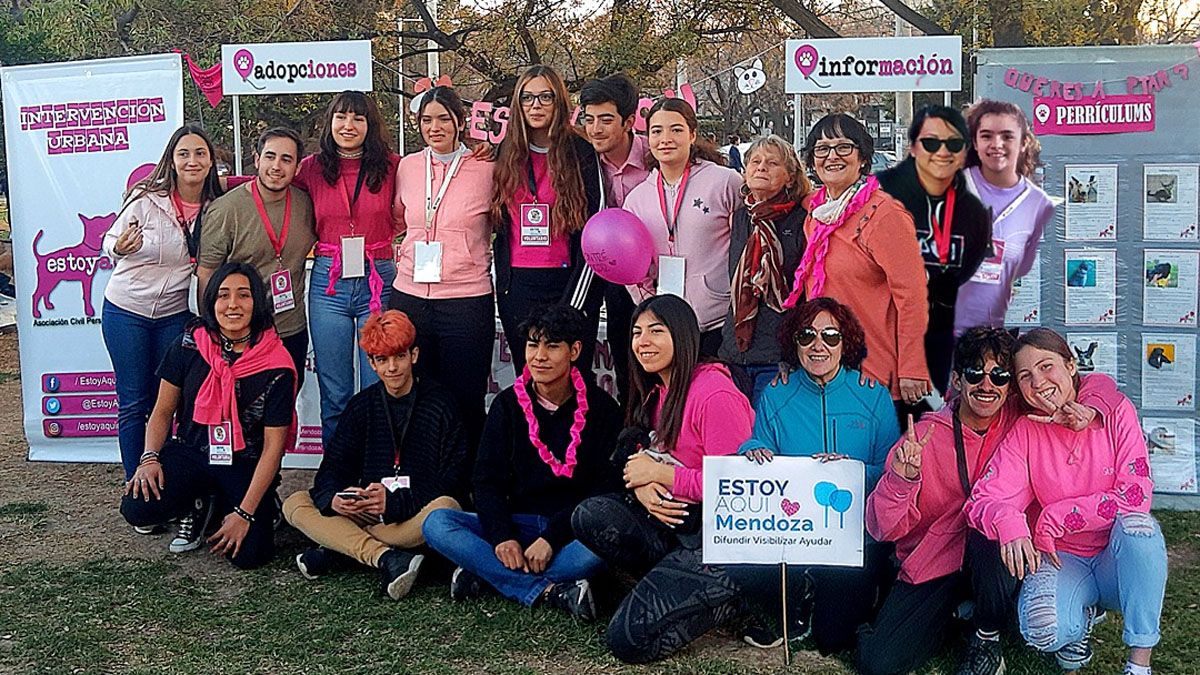 Estoy Aquí Mendoza cuenta con varios voluntarios que colaboran de las jornadas con mucho amor.