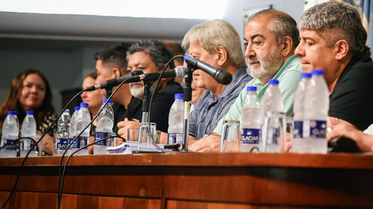 La cúpula de la CGT fue convocada por el Gobierno. Se cree que Pablo Moyano no asistirá.