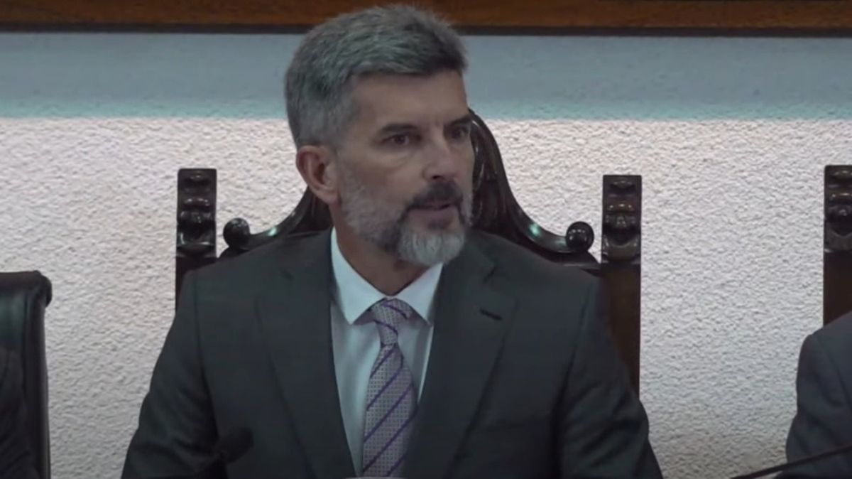 Ulpiano Suarez anunció, en su discurso de apertura de sesiones del Concejo de Capital, una dura batalla contra la delincuencia. Ulpiano Suarez anunció, en su discurso de apertura de sesiones del Concejo de Capital, una dura batalla contra la delincuencia.