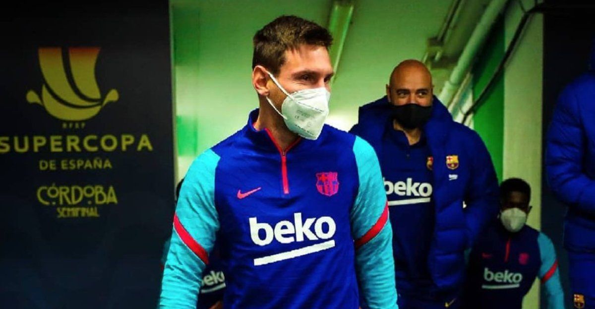 Lionel Messi tiene una lesión muscular y está en duda.