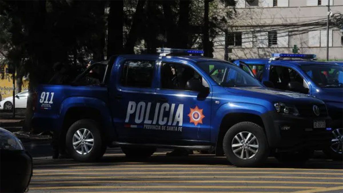 Asesinaron a un hombre de 30 balazos. Fue en Villa Gobernador Gálvez, localidad del Gran Rosario. Médicos constataron que al menos recibieron esa cantidad de disparos. Foto: Gentileza La Capital de Rosario.