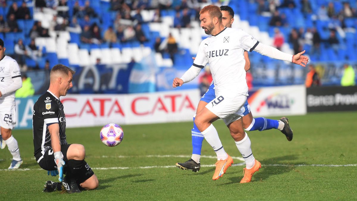 El Ruso Rodríguez fue figura de Godoy Cruz ante Independiente El Ruso Rodríguez fue figura de Godoy Cruz ante Independiente