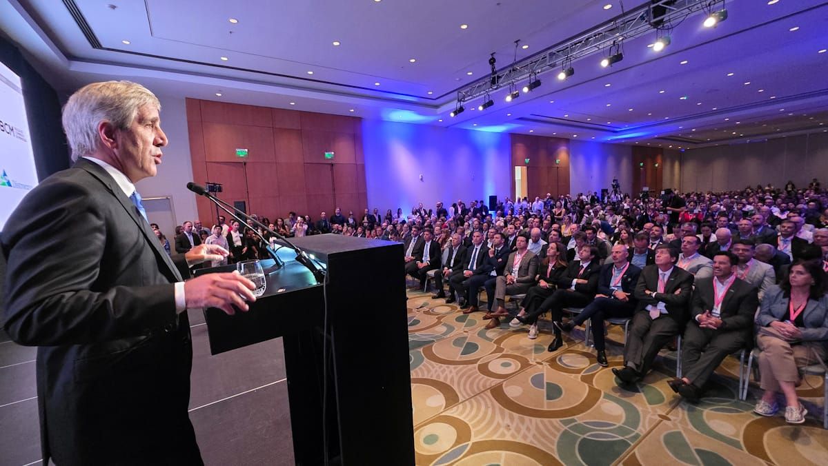 Luis Caputo disert&oacute; este jueves en Mendoza.