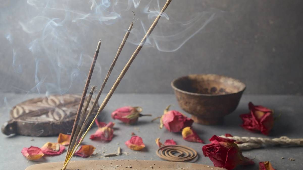 5 poderosos aromas de inciensos para tener prosperidad y alejar las malas energías según el Feng Shui